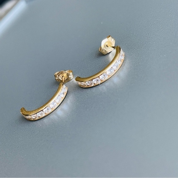 14k Gold White Cubic Zirconia Pave Half Hoop Earrings - Picture 5 of 7